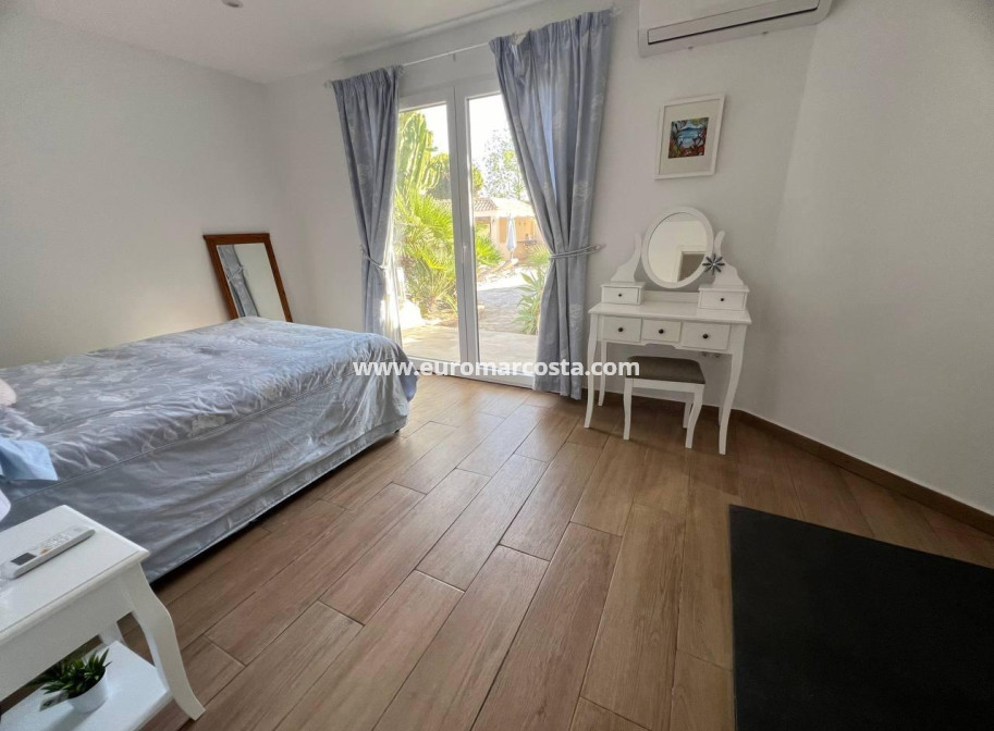 Objekte zum Wiederverkauf - Villa freitstehend - Torrevieja - TORREVIEJA