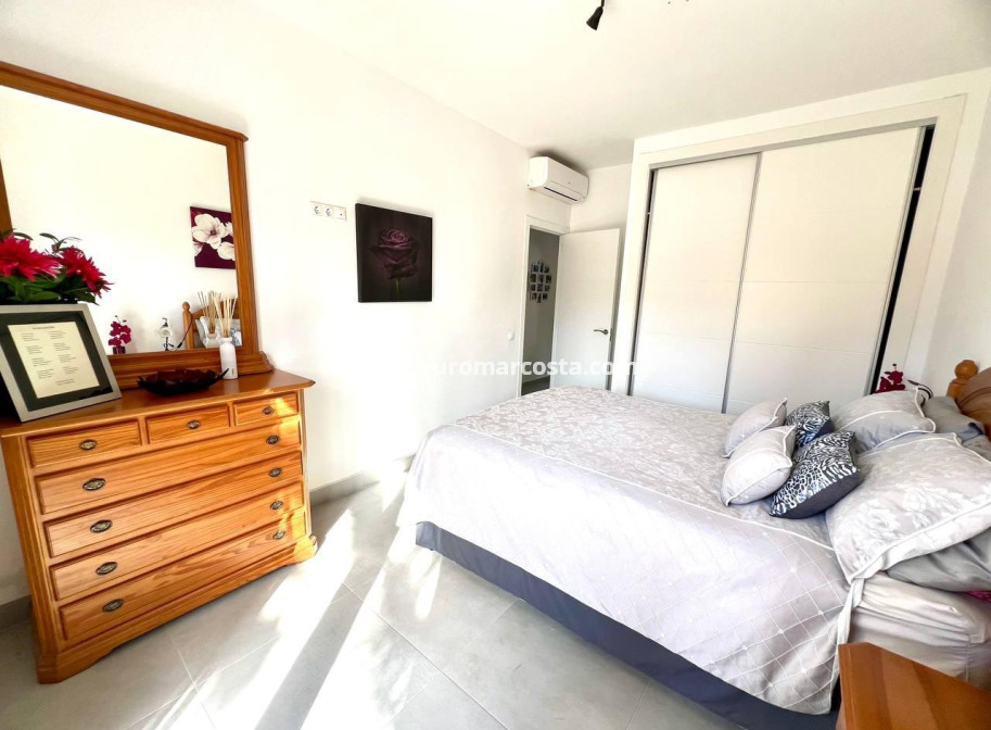 Objekte zum Wiederverkauf - Villa freitstehend - Torrevieja - TORREVIEJA