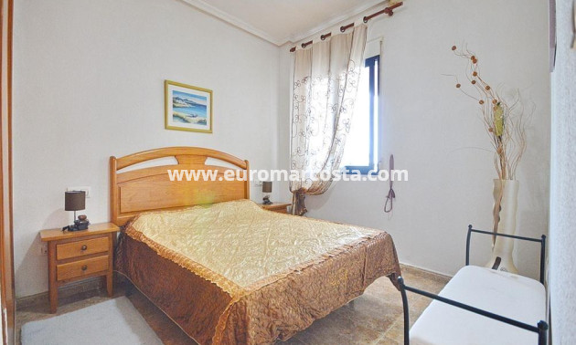 Objekte zum Wiederverkauf - Wohnung - Orihuela Costa