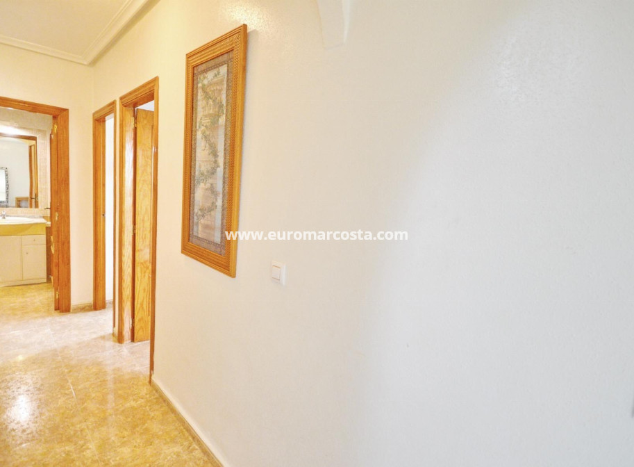 Objekte zum Wiederverkauf - Wohnung - Orihuela Costa