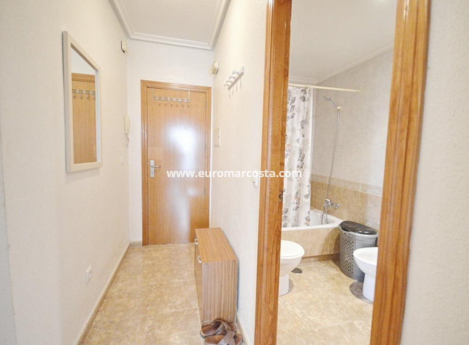Objekte zum Wiederverkauf - Wohnung - Orihuela Costa