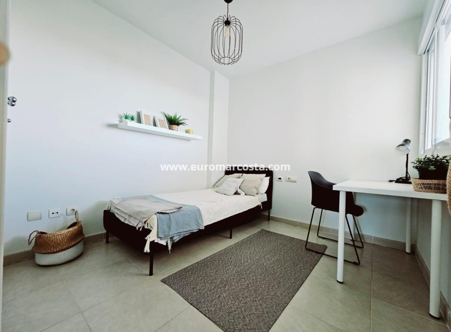 Sale - Apartment / flat - Torrevieja - TORREVIEJA