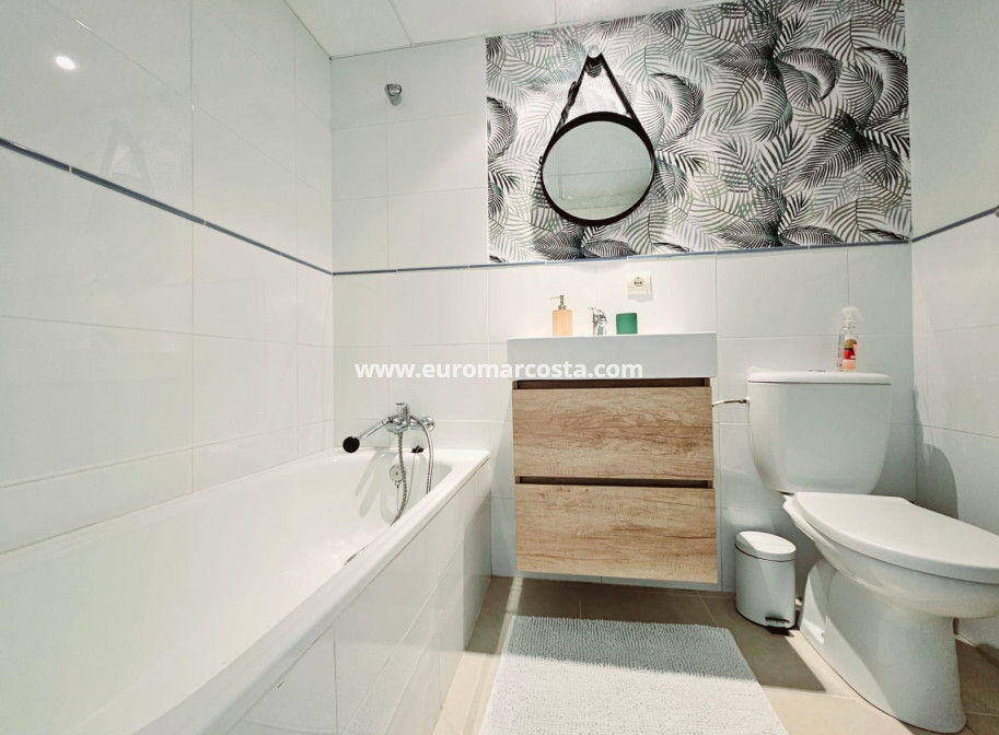 Sale - Apartment / flat - Torrevieja - TORREVIEJA