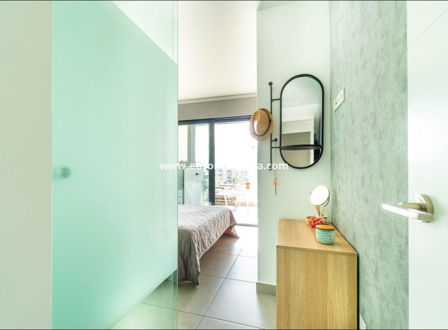 Objekte zum Wiederverkauf - Wohnung - Orihuela Costa