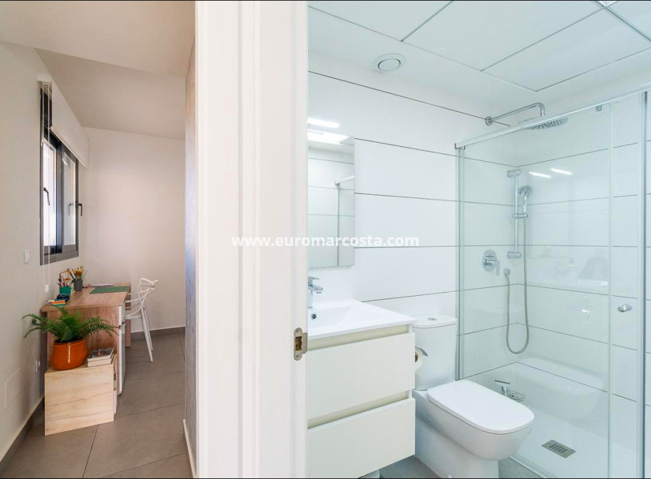 Objekte zum Wiederverkauf - Wohnung - Orihuela Costa