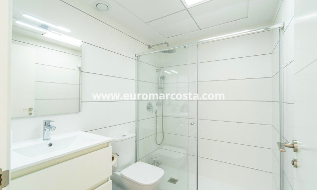 Objekte zum Wiederverkauf - Wohnung - Orihuela Costa