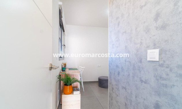 Objekte zum Wiederverkauf - Wohnung - Orihuela Costa