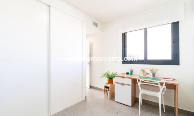 Objekte zum Wiederverkauf - Wohnung - Orihuela Costa