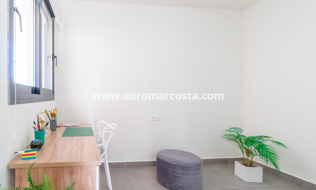 Objekte zum Wiederverkauf - Wohnung - Orihuela Costa