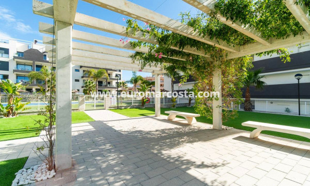 Objekte zum Wiederverkauf - Wohnung - Orihuela Costa
