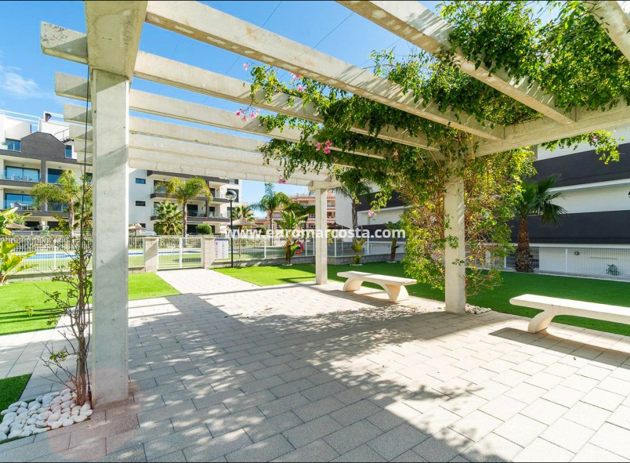 Objekte zum Wiederverkauf - Wohnung - Orihuela Costa