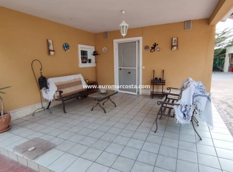 Sale - Country house - Albatera