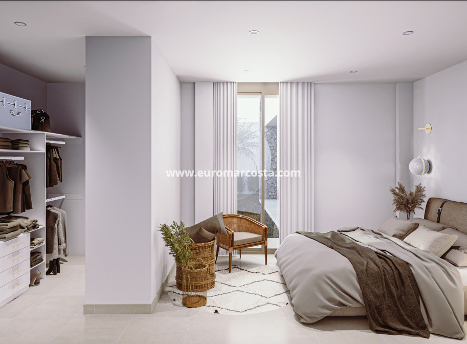New Build - detached - Islas Menores