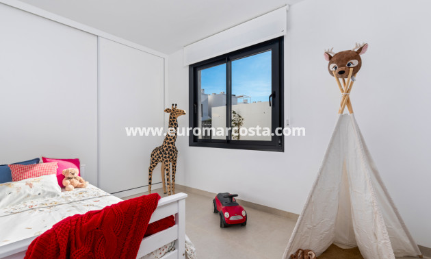 New Build - detached - Islas Menores