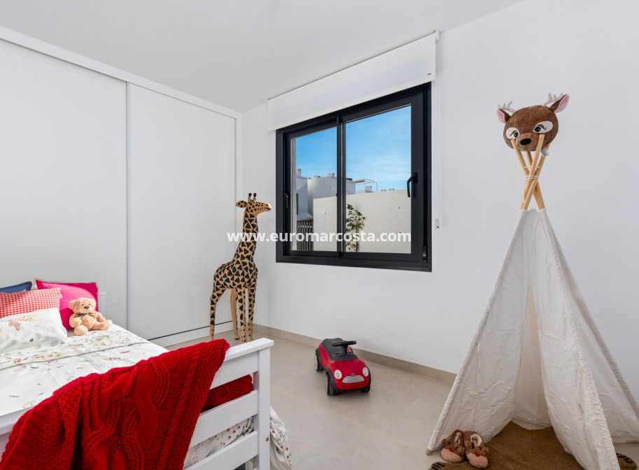 New Build - detached - Islas Menores