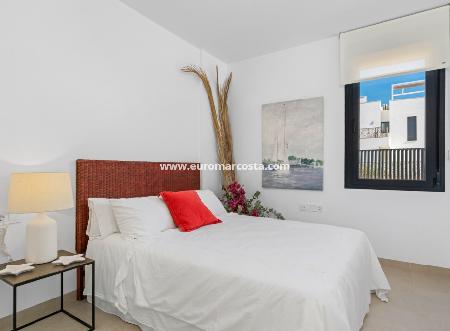 New Build - detached - Islas Menores