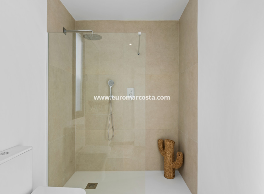 New Build - detached - Islas Menores