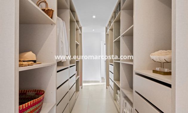 New Build - detached - Islas Menores
