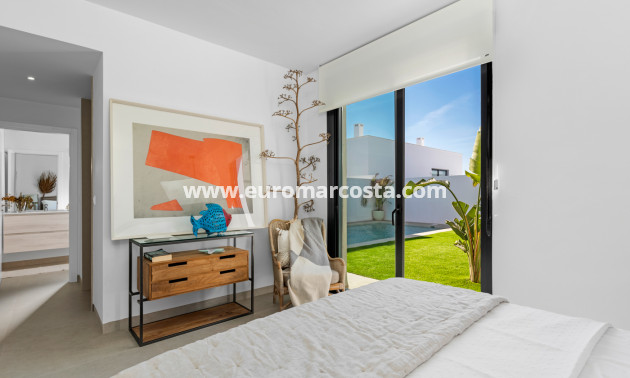 New Build - detached - Islas Menores