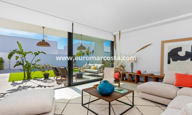 New Build - detached - Islas Menores