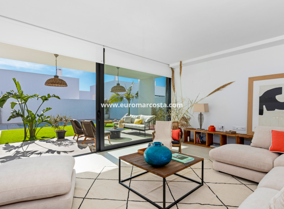 New Build - detached - Islas Menores