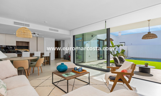New Build - detached - Islas Menores