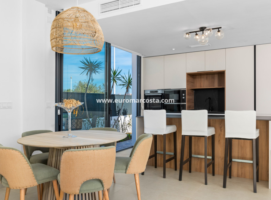 New Build - detached - Islas Menores