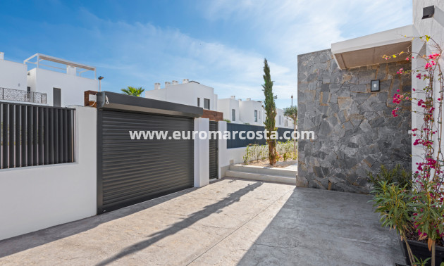 New Build - detached - Islas Menores