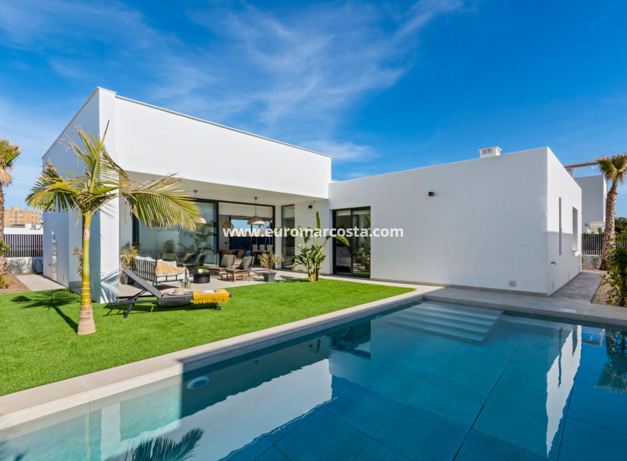 New Build - detached - Islas Menores