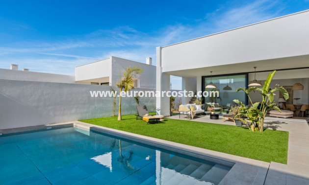 New Build - detached - Islas Menores