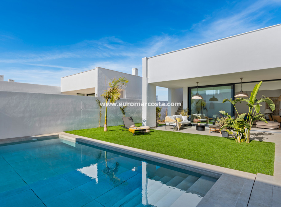 New Build - detached - Islas Menores