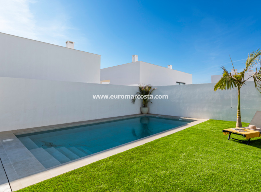 New Build - detached - Islas Menores