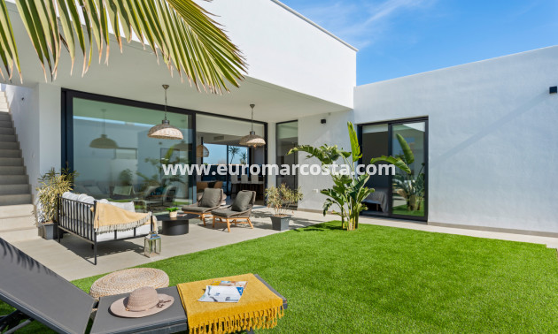 New Build - detached - Islas Menores