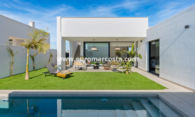 New Build - detached - Islas Menores
