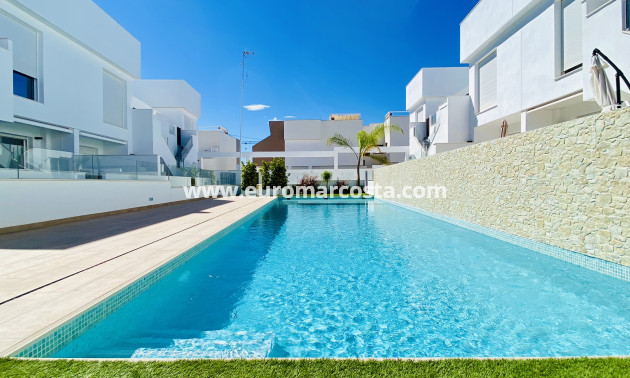 Nueva construcción  - low-bungalow - Pilar de la Horadada
