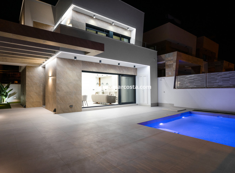 Nueva construcción  - detached - San Miguel de Salinas
