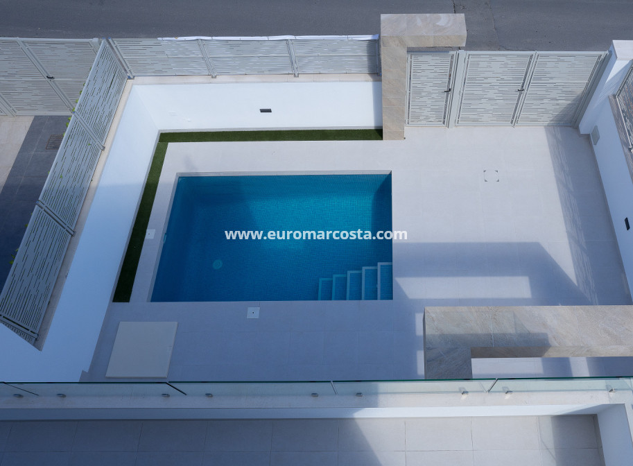 Nueva construcción  - detached - San Miguel de Salinas