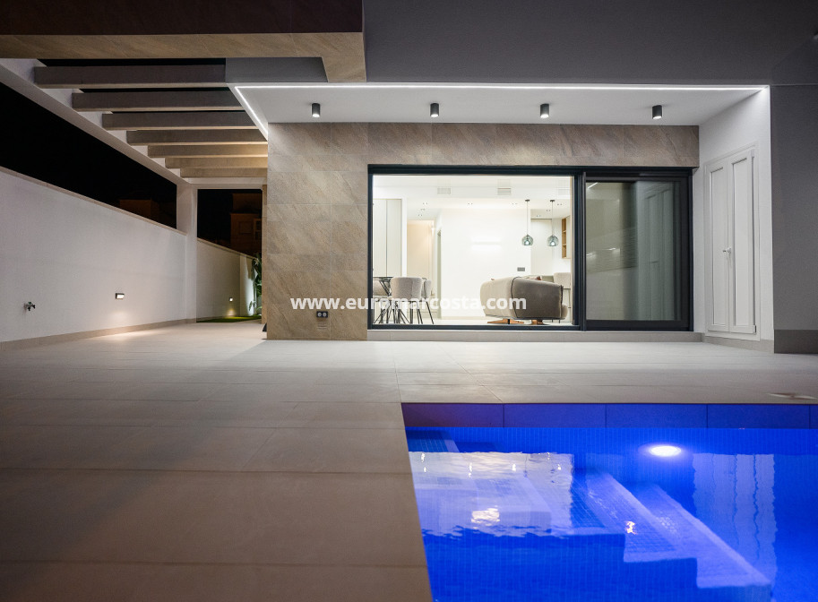 Nueva construcción  - detached - San Miguel de Salinas