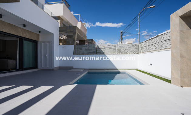 Nueva construcción  - detached - San Miguel de Salinas