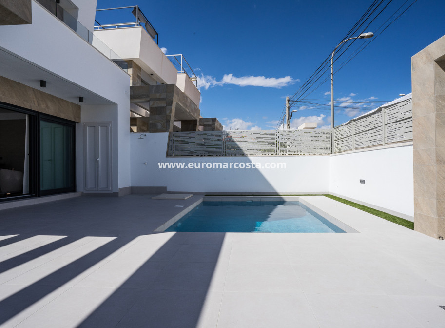 Nueva construcción  - detached - San Miguel de Salinas