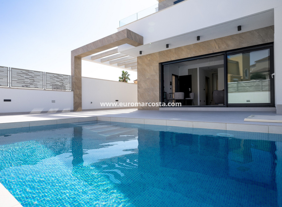 Nueva construcción  - detached - San Miguel de Salinas