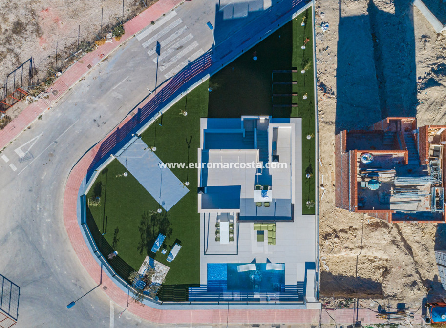 Nueva construcción  - detached - Muchamiel - Alicante