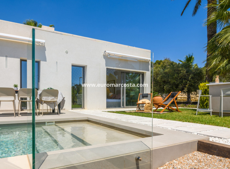 Nueva construcción  - Villa - Dehesa de Campoamor