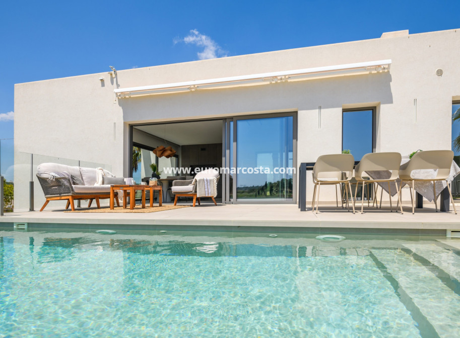 Nueva construcción  - Villa - Dehesa de Campoamor