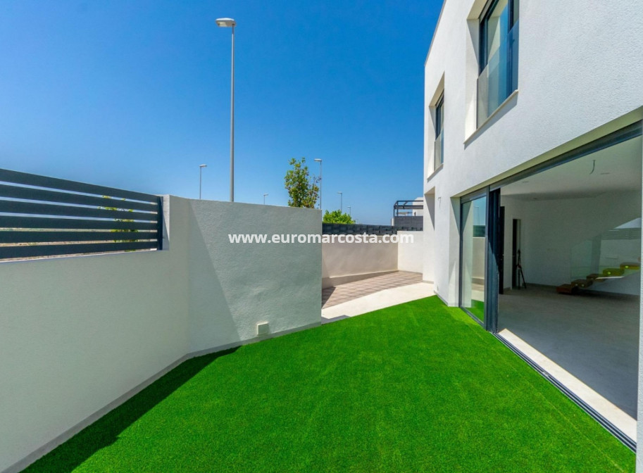 Nueva construcción  - Quad - Benijofar
