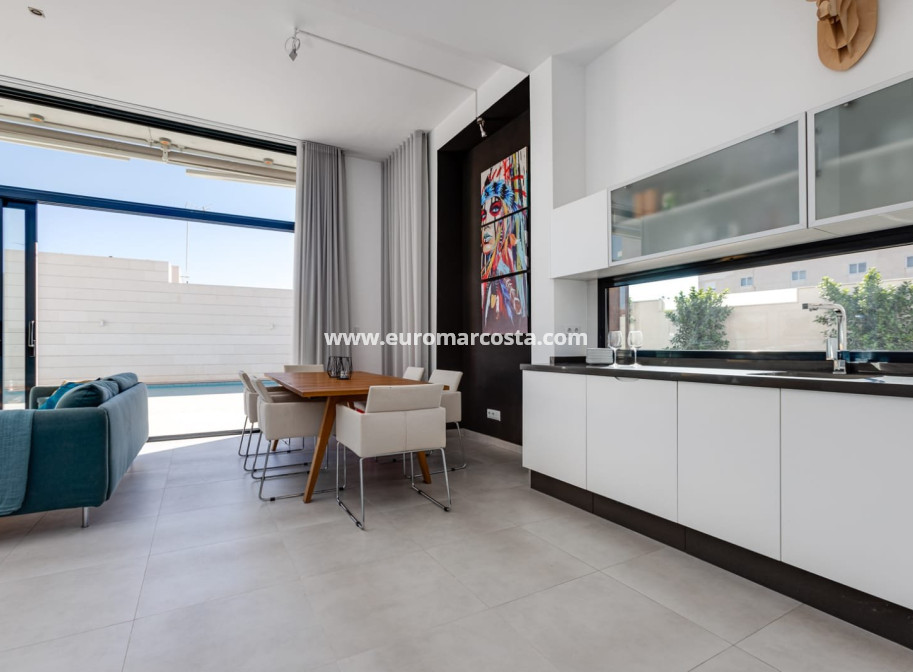 New Build - detached - Pilar de la Horadada