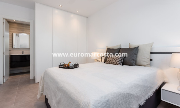 New Build - detached - Pilar de la Horadada