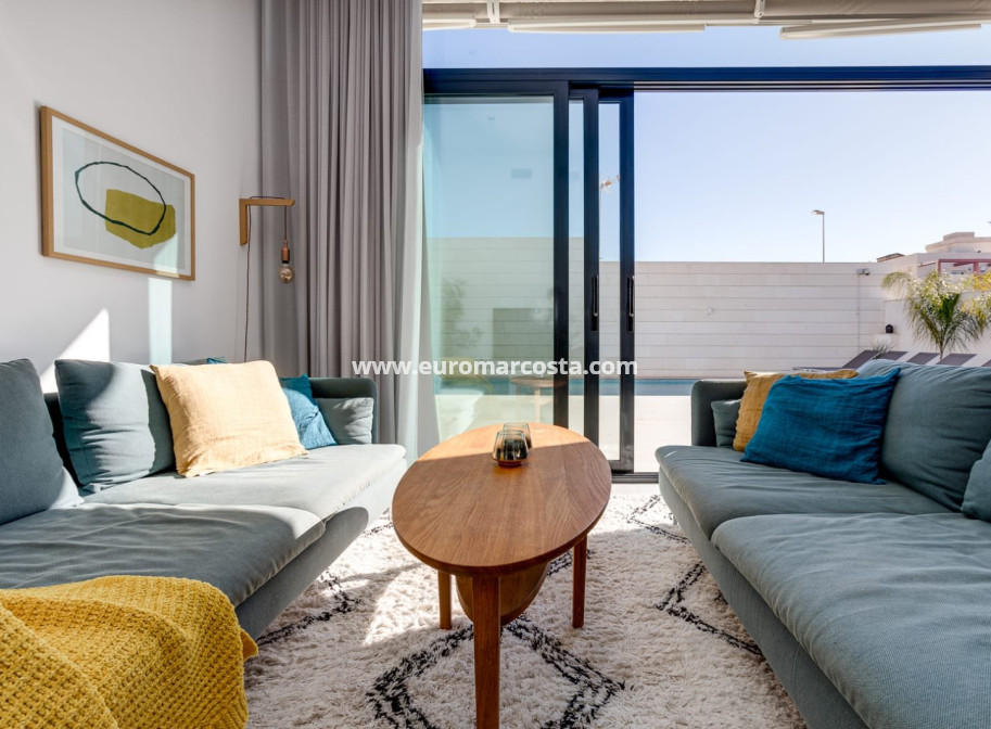 New Build - detached - Pilar de la Horadada