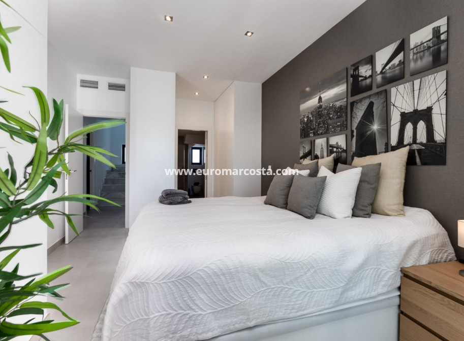 New Build - detached - Pilar de la Horadada