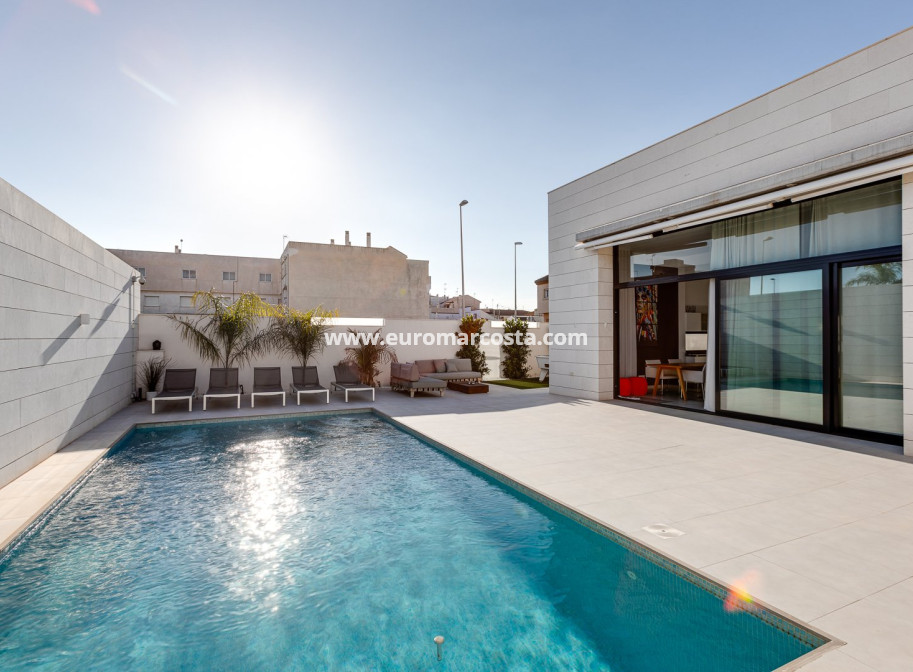 New Build - detached - Pilar de la Horadada